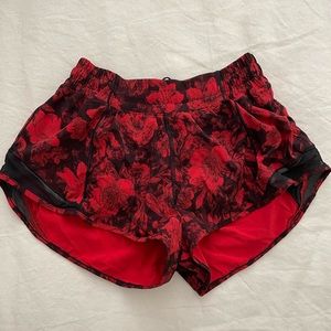 Lululemon Hotty Hot Shorts size 6